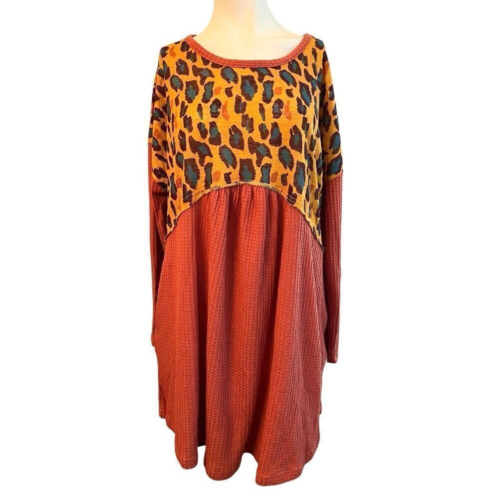 Umgee Ladies Small Relaxed Salmon Black Leopard Print Long Sleeve Waffle Pockets